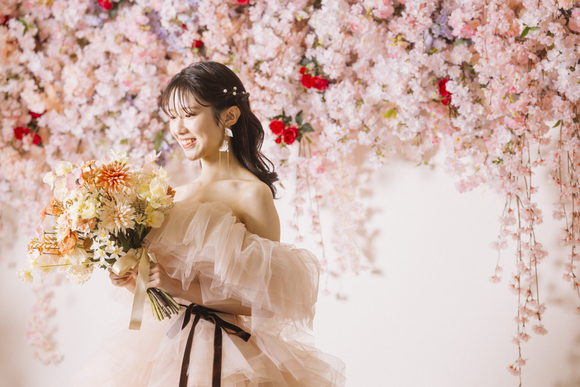 ふたりの“いちばん好き”を形にする福井スタジオフォトウエディング