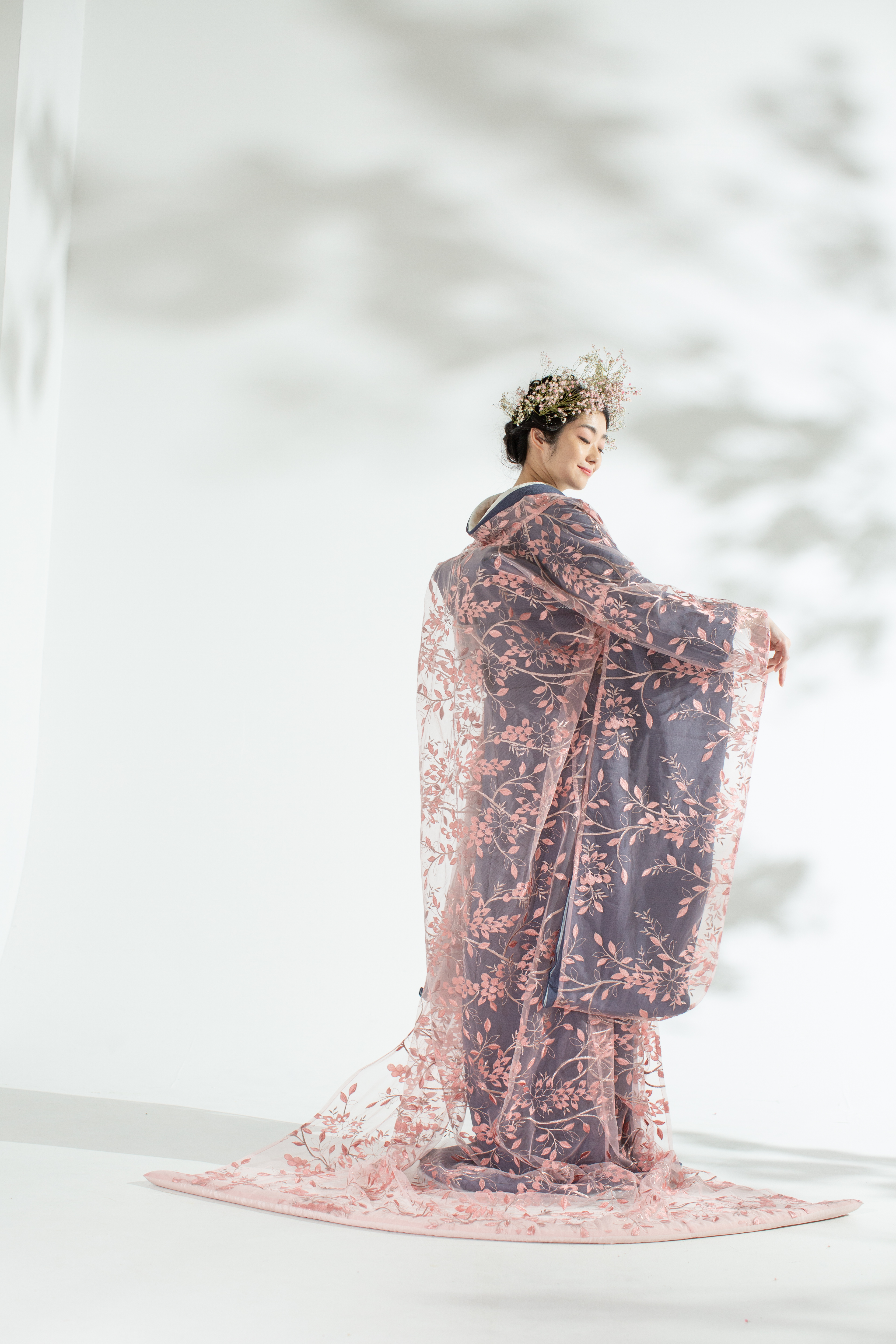 シロトイロ 新作レース打掛